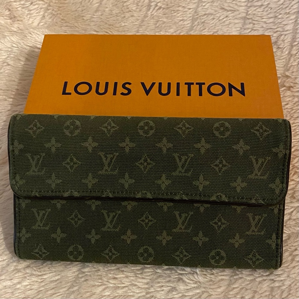 LOUIS VUITTON PORTE TRÉSOR TRIFOLD WALLET